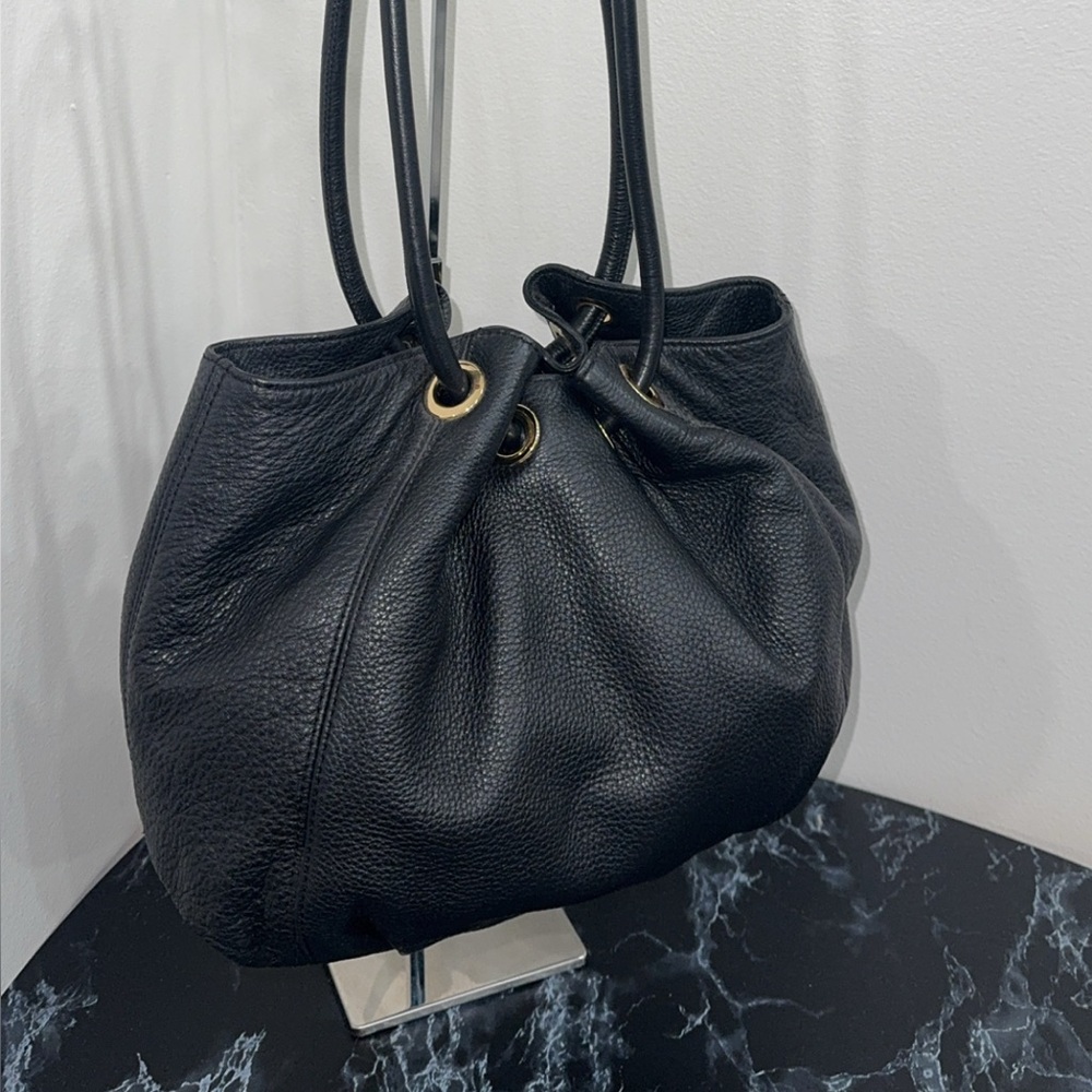 Women’s Handbag Michael Michael Kors
Black Tassel Leather Shoulder Bag AUTHENTIC - Picture 7 of 9